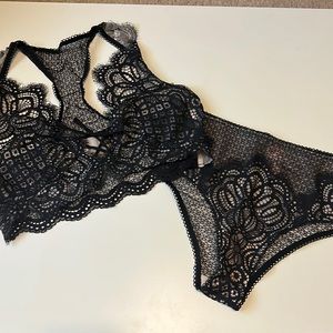 NWT Victoria Secret Dream Angels Bralette and Panty Set.